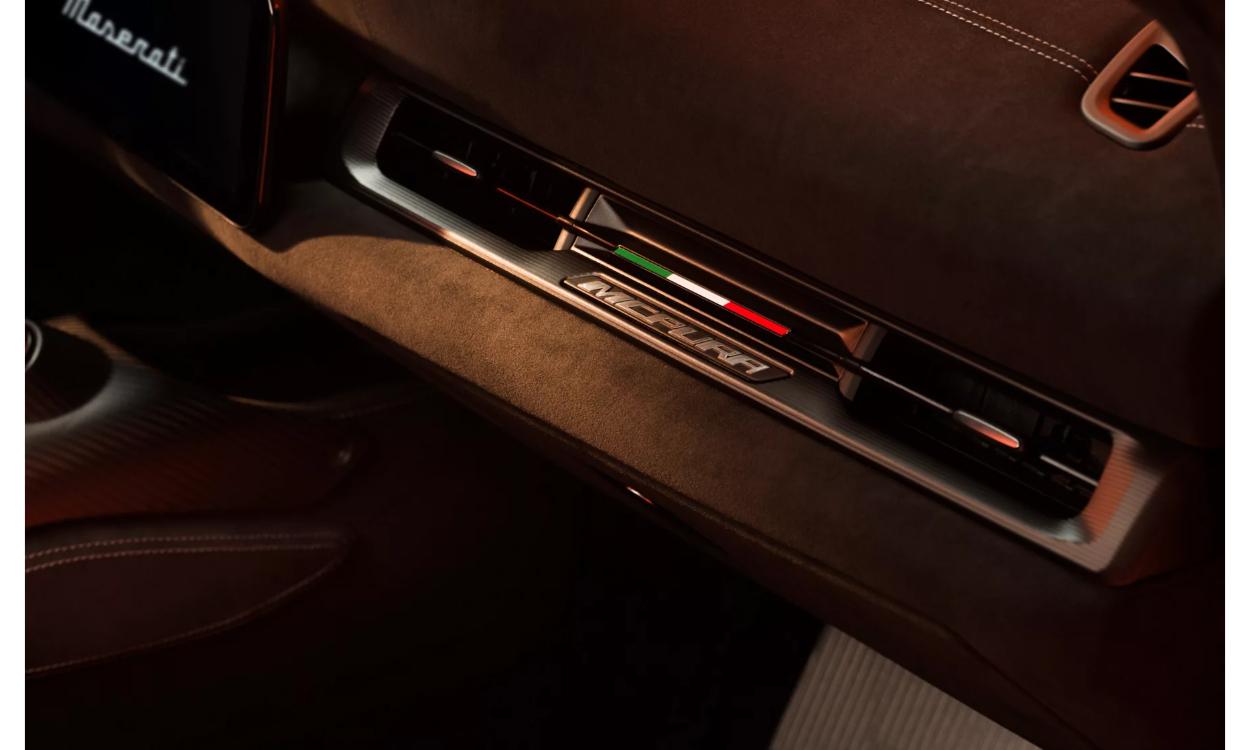 Mcpura Internal Artisanal Cockpit Detail Desktop