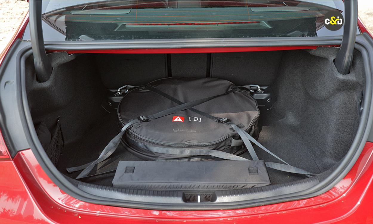 Mercedes Amg C43 Bootspace