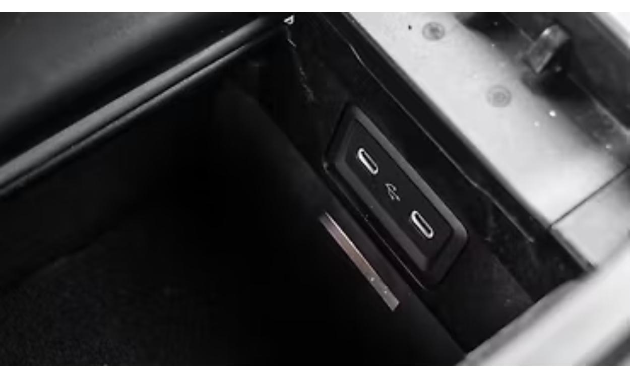 Mercedes Amg C43 Interior Usb Port Aux Power Socket Wireless Charging