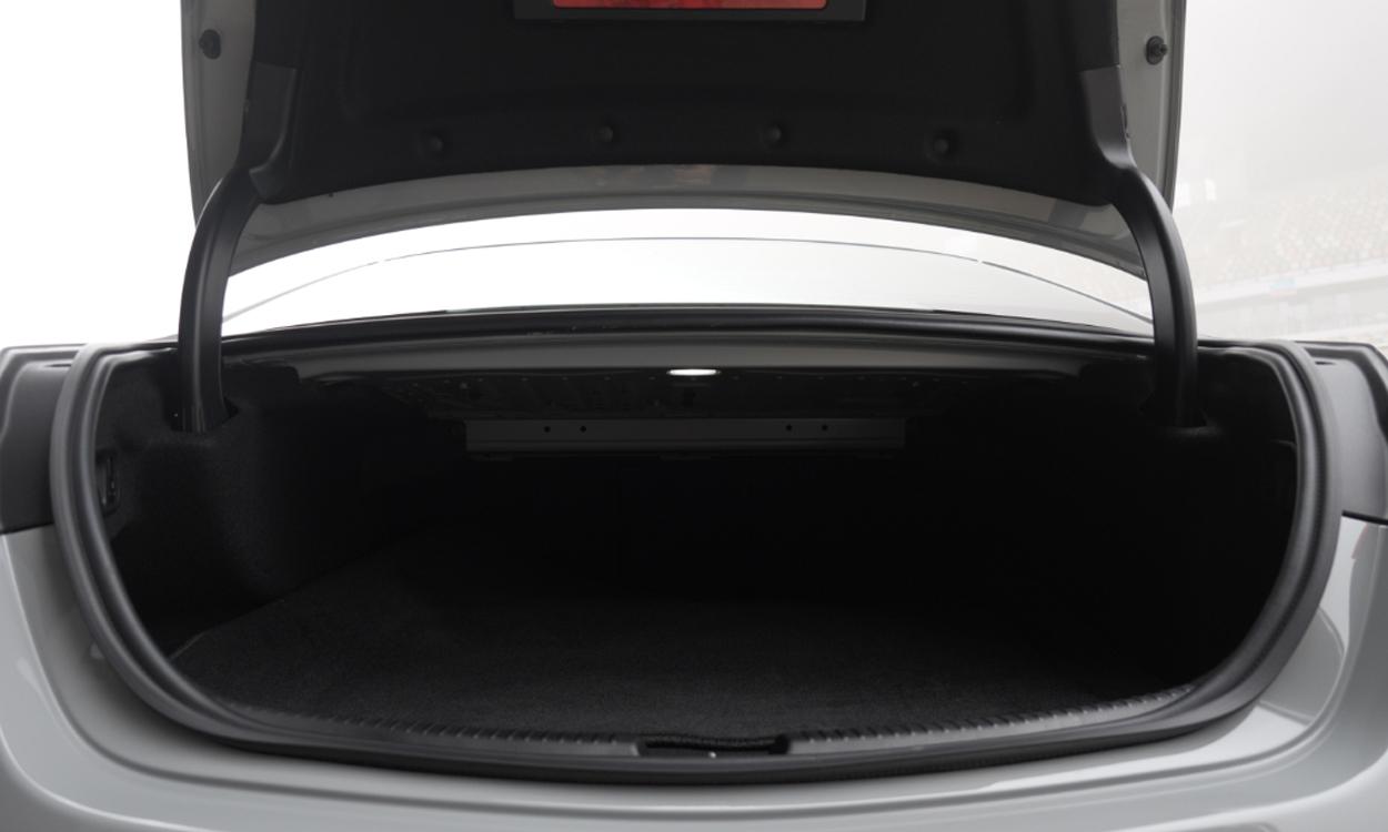 Mercedes Amg C 63 Bootspace