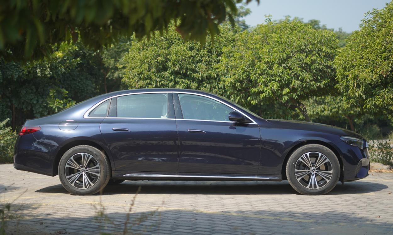 Mercedes Benz E220d Sideview