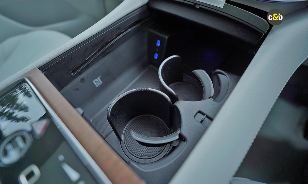 Mercedes Benz Eqe Cupholder With Charger