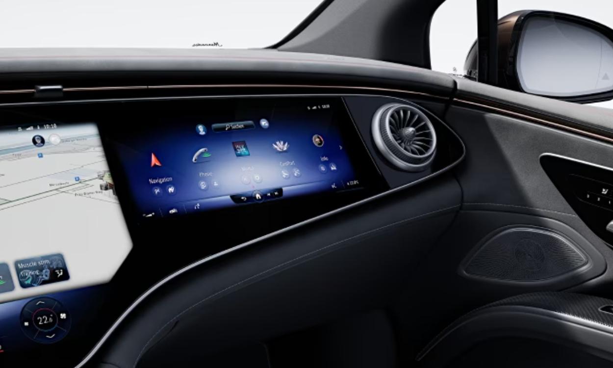 Mercedes benz eqs console