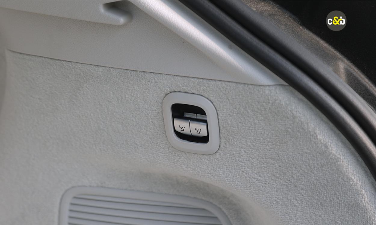 Mercedes Benz Eqs Features