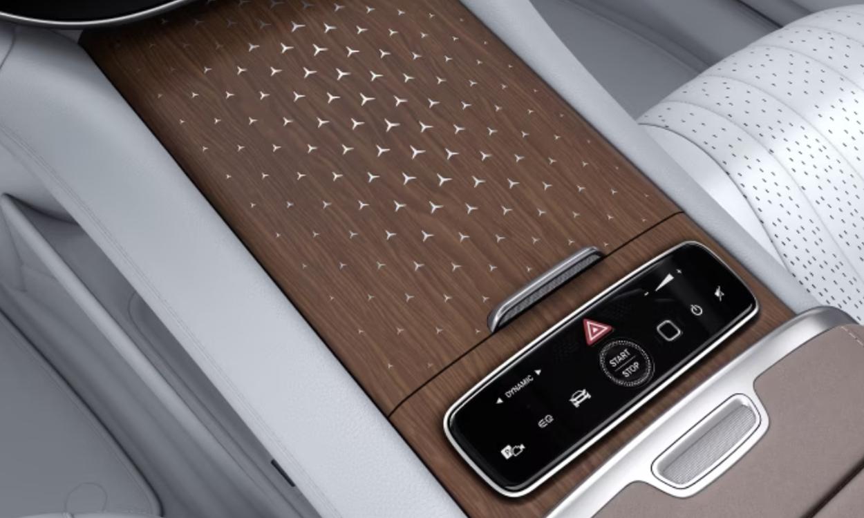 Mercedes benz eqs suv cabin