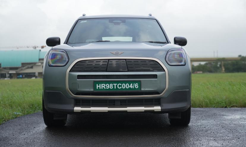 Mini Countryman Front View