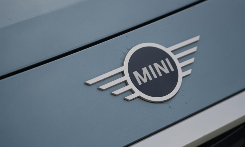 Mini Countryman Logo