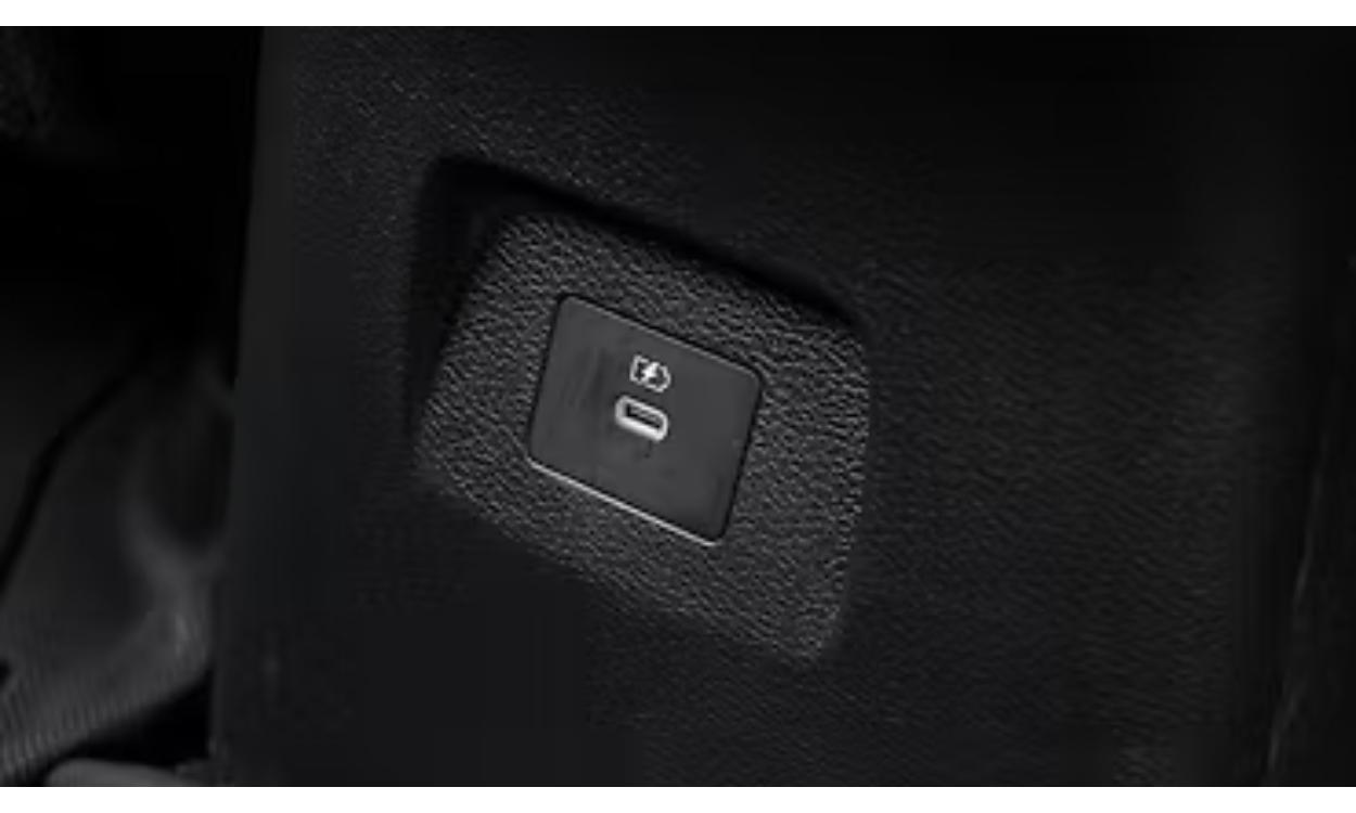 Nissan Magnite Interior Rear Row Charging Point