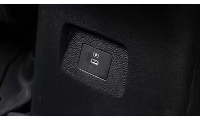 Nissan Magnite Interior Rear Row Charging Point