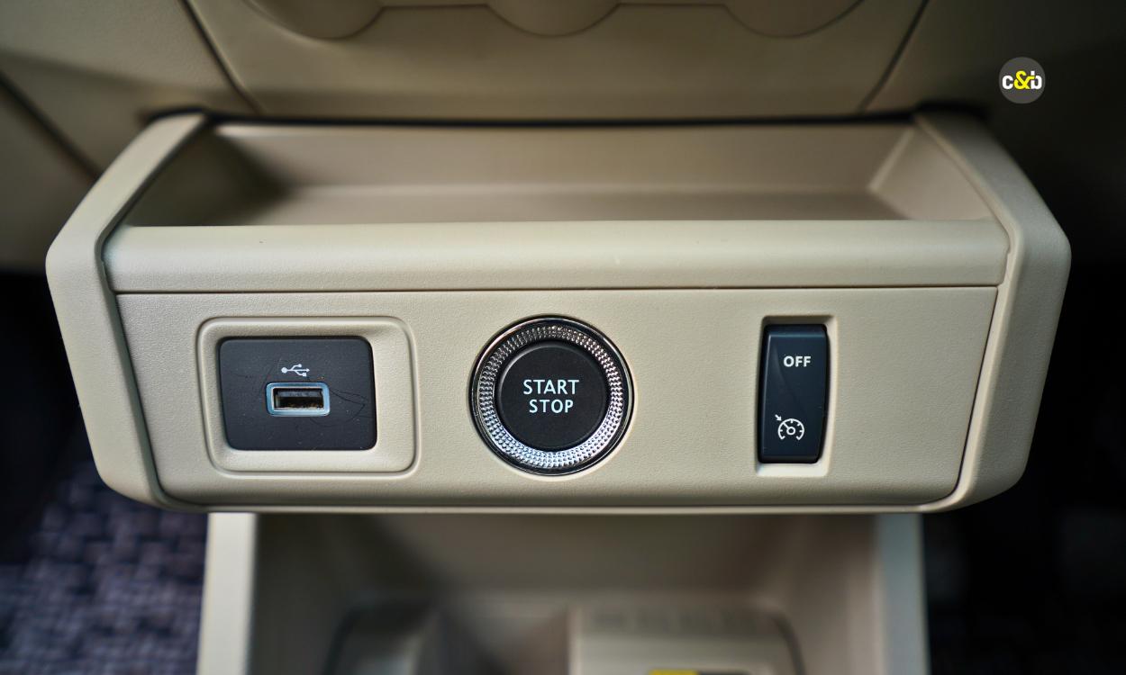 2025 Renault Triber Usb