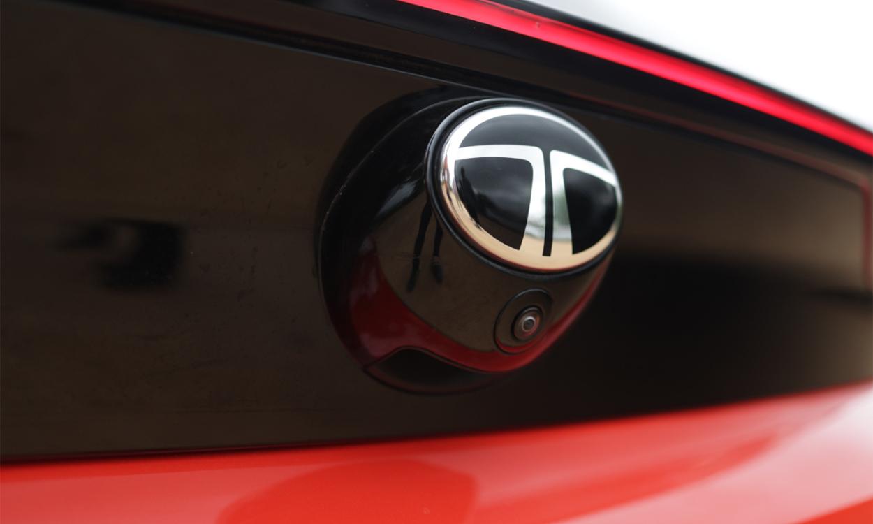 Tata Altroz Facelift Logo