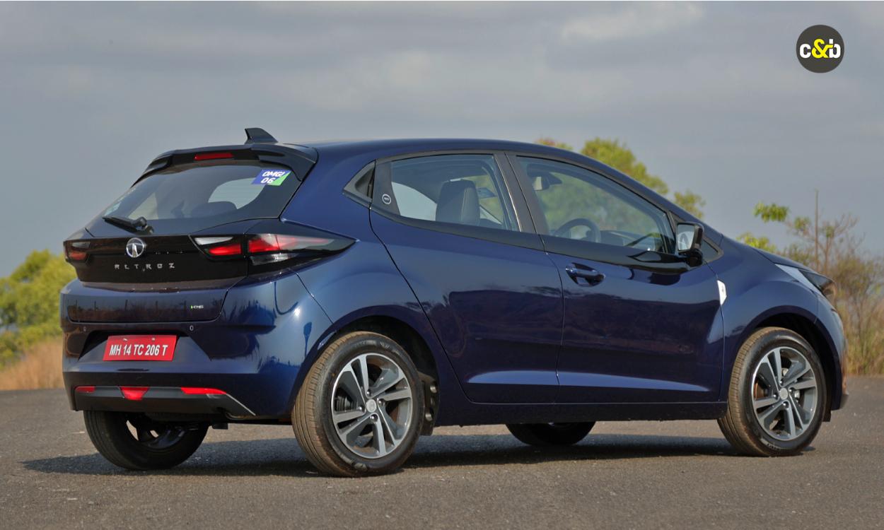 Tata Altroz Quartar Glass