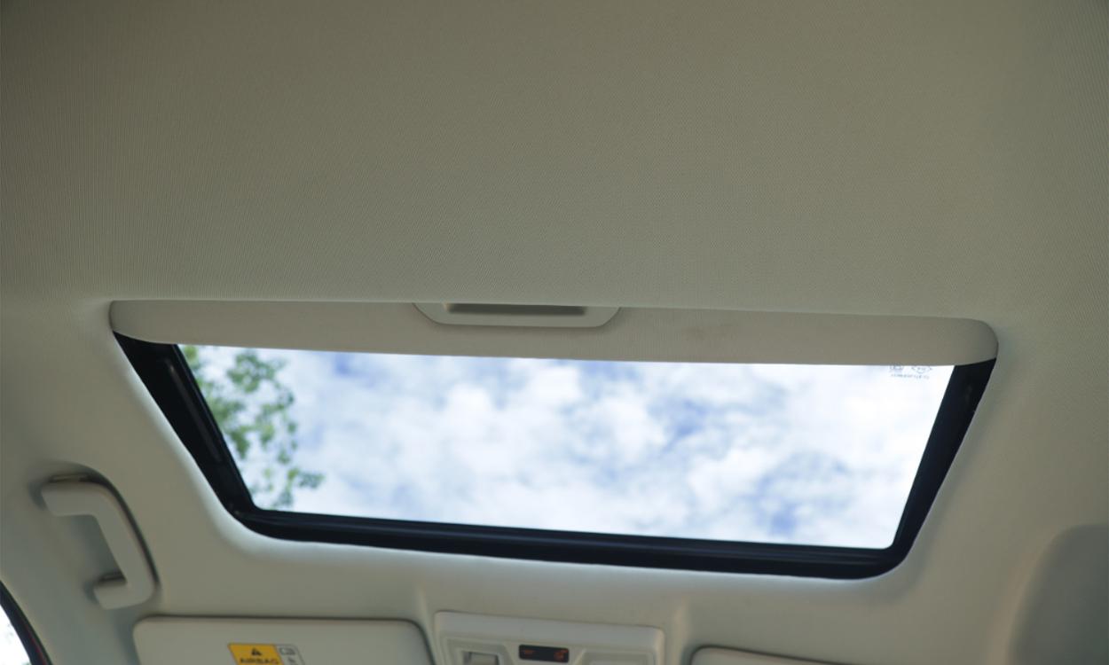 Tata Altroz Facelift Sunroof