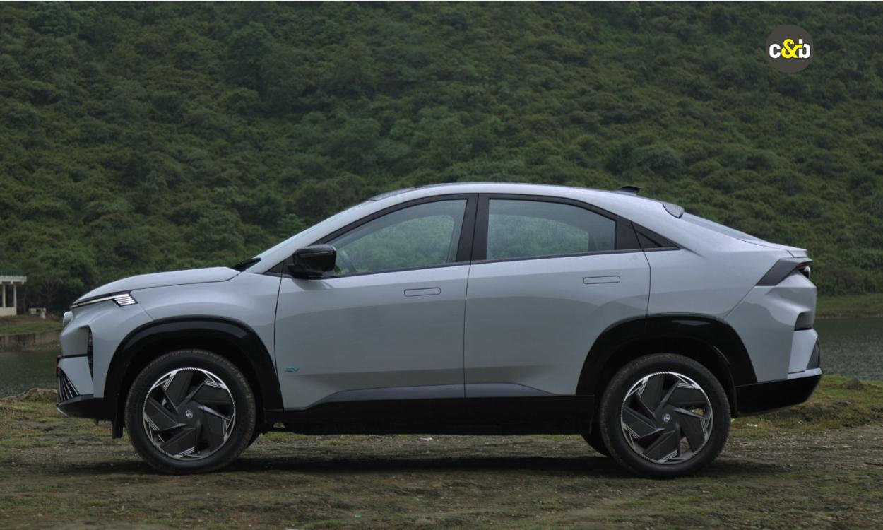 Tata Curvv Ev Sideview