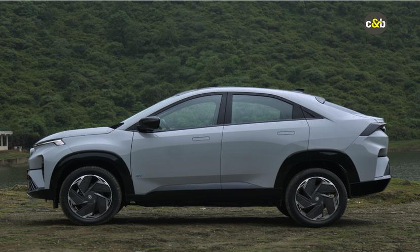 Tata Curvv Ev Sideview
