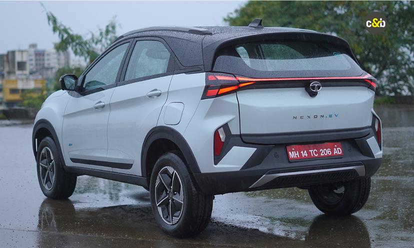Tata Nexon Ev Quartar Glass