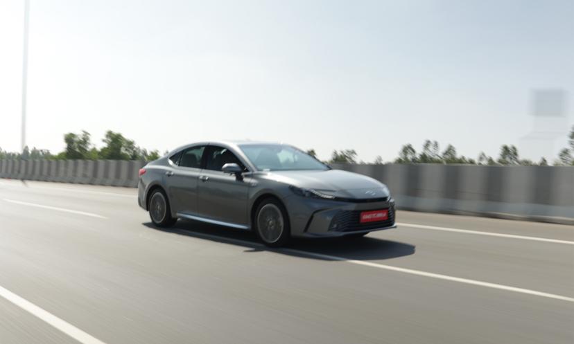 Toyota Camry Rideview 1
