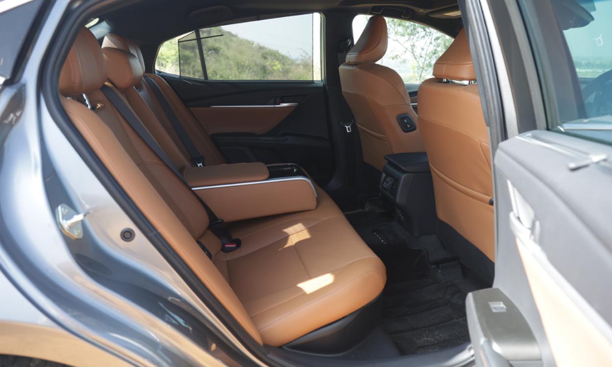 Toyota Camry Rearseats