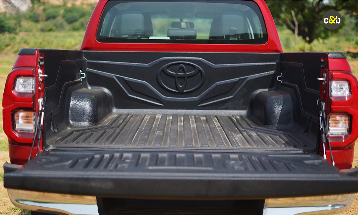Toyota Hilux Bootspace