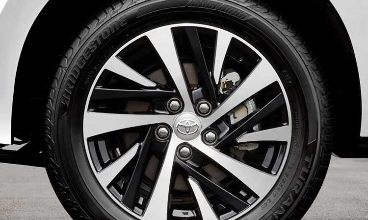 Toyota innova crysta enticing diamond Cut alloys
