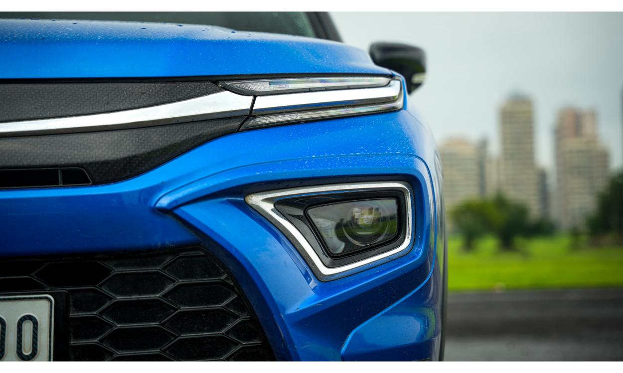 Toyata Urban Cruiser Hyryder Headlight