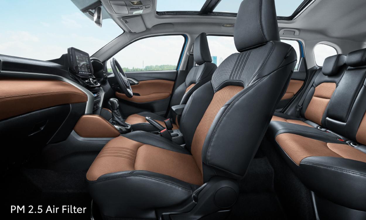 Toyota urban cruiser hyryder front cabin