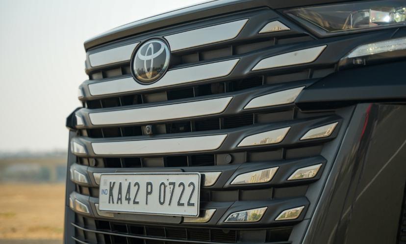 Toyota Vellfire Grille