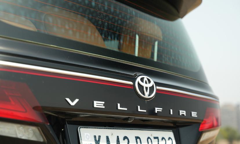 Toyota Vellfire Rearview