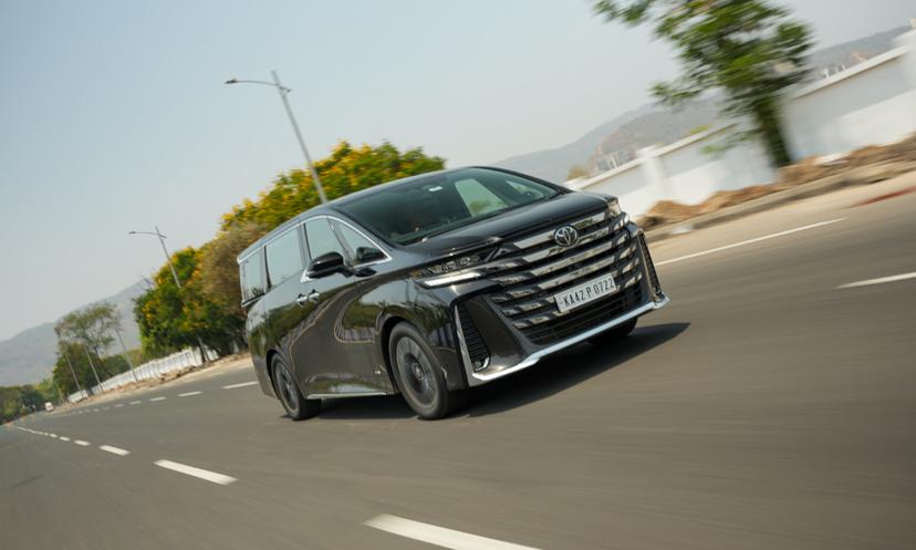 Toyota Vellfire Gallery