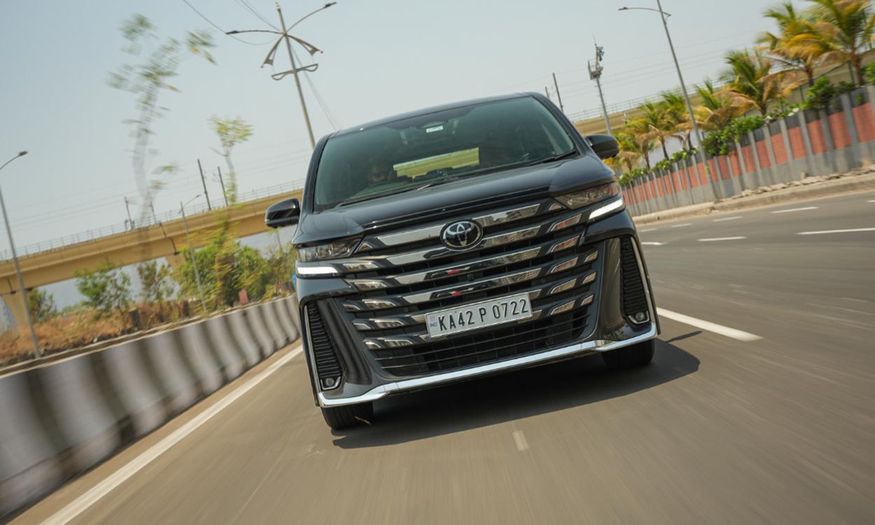 Toyota vellfire Front look