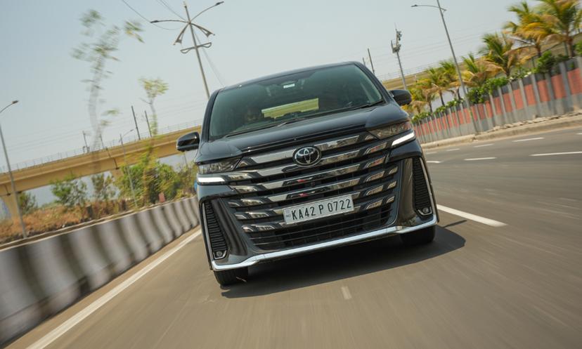 Toyota Vellfire Front Look