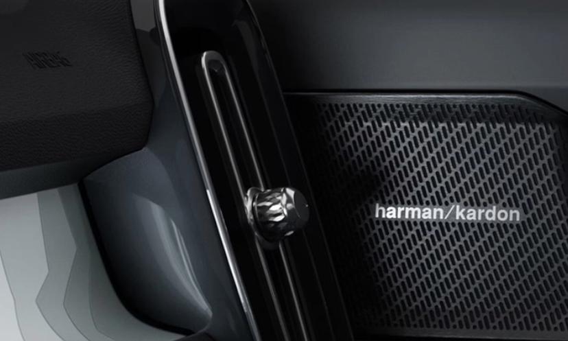 Volvo EX40 Speakers