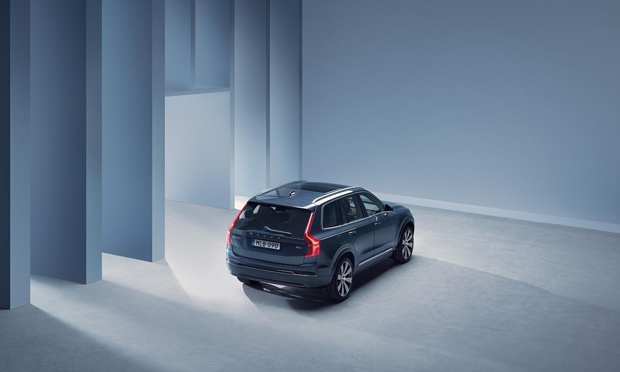 Volvo xc90 rearview