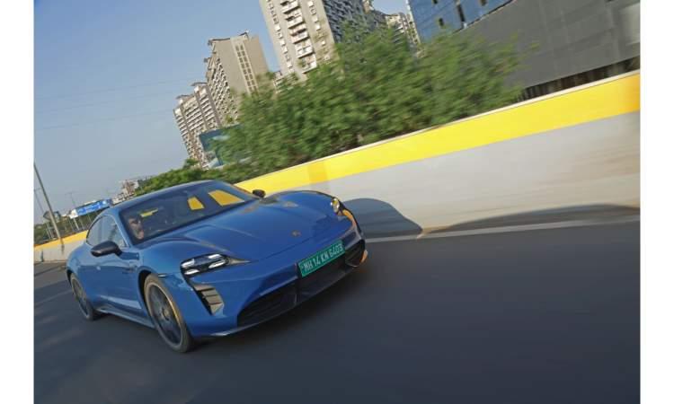 Porsche Taycan Tursimo Rideview 1