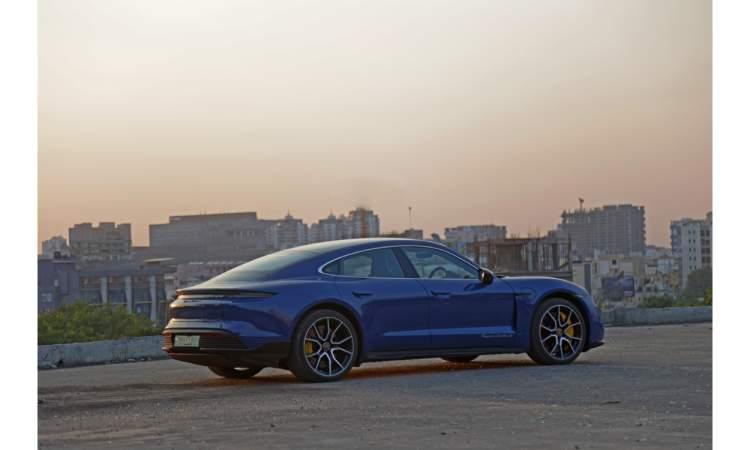 Porsche Taycan Tursimo Sideview