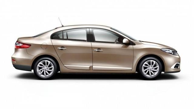 Renault Fluence Side Profile View
