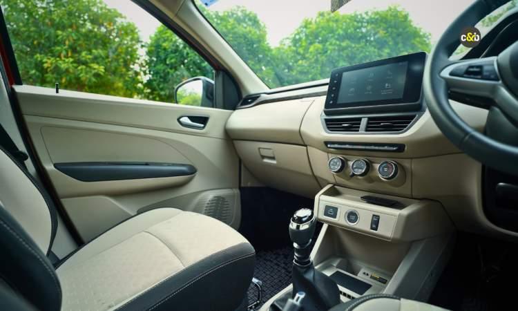 2025 Renault Triber Console