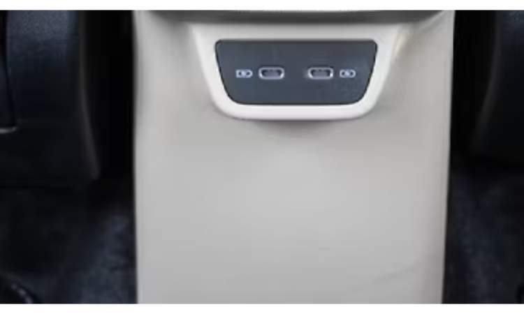 Skoda Slavia Interior Rear Row Charging Point