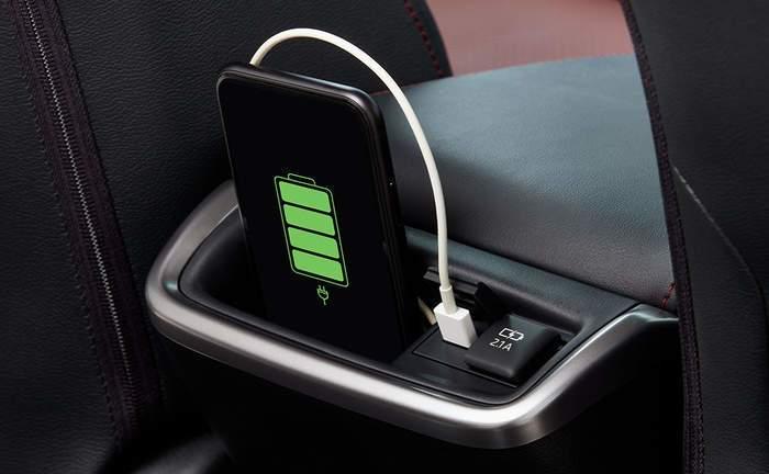 2021 Toyota Fortuner Charger