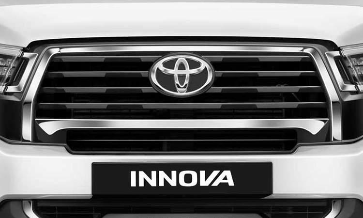 Innova Crysta Imposing Chrome Surround Piano Black Grille