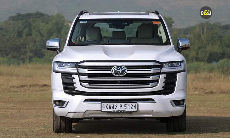 Land Cruiser 300 Front View