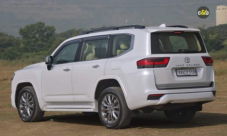 Land Cruiser 300 Rearlook