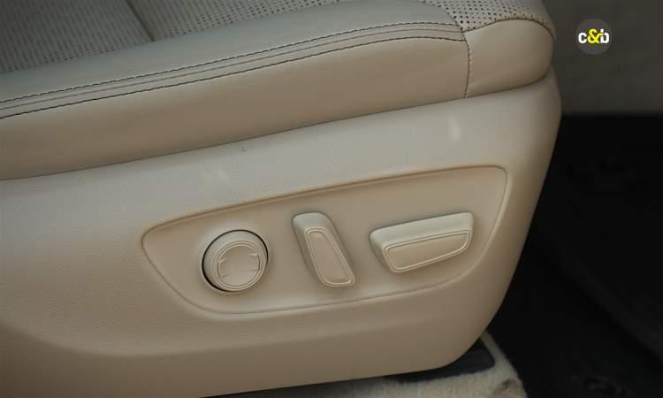 Land Cruiser 300 Adjustable Seats