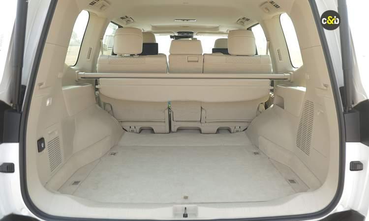 Land Cruiser 300 Bootspace