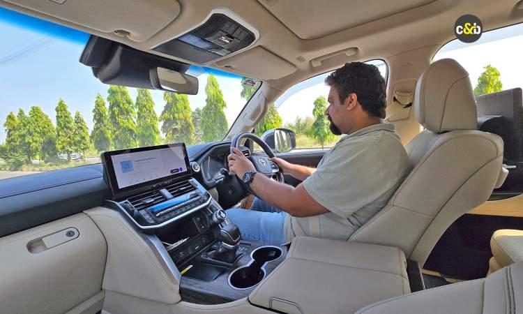 Land Cruiser 300 Front Seat