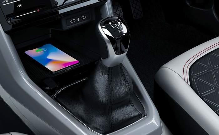 Volkswagen Taigun Wireless Mobile Charging