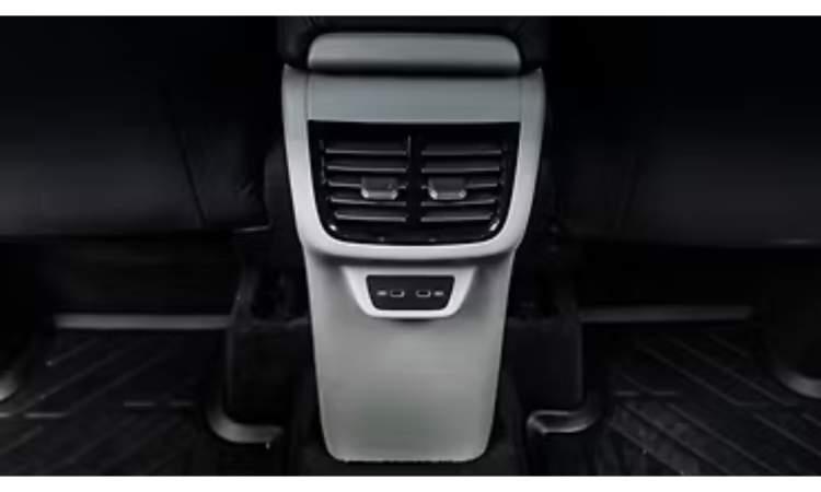 Volkswagen Taigun Interior Rear Row Charging Point