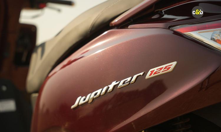 New TVS Jupiter 125 Teased; Launch Imminent टीज़र से स्कूटर के लिए एक उल्लेखनीय डिज़ाइन सुधार का संकेत मिलता है, जिसे 2021 में लॉन्च होने के बाद से केवल मामूली वृद्धिशील अपडेट प्राप्त हुए हैं.