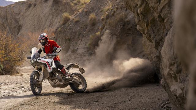 डुकाटी इंडिया 1 जून, 2026 से चुनिंदा मॉडलों की कीमतों में करेगी वृद्धि बढ़ती लागत और मुद्रास्फीति का हवाला देते हुए, इतालवी ब्रांड अपने सभी मॉडलों की कीमतों में बदलाव करेगा.