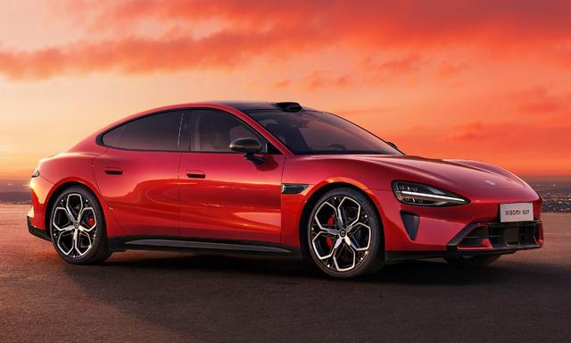 2026 शाओमी SU7 हुई लॉन्च, 900+ किमी की रेंज के साथ मिली अधिक तकनीक शाओमी ने SU7 के आंतरिक स्वरूप में उल्लेखनीय अपडेट किए हैं, जिसमें सभी मॉडलों में सुविधाओं को मानकीकृत करने से लेकर बिल्कुल नई सुविधाओं को पेश करना शामिल है.